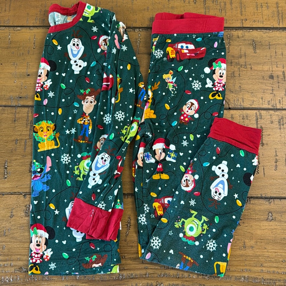 Little Sleepies: Disneys Christmas Parade. Size 7/8. Long Sleeve.